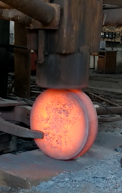 重型鍛件，鍛打塑形變形